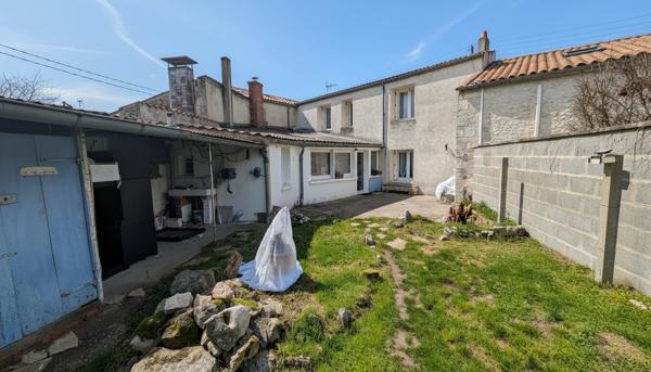 Maison 5 pièces à vendre Pont l'Abbé d'Arnoult - 17250 / Réf: 3345
