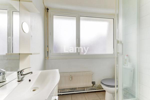 Grand t1 bis dans résidence entièrement isolée