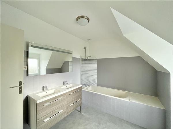 Maison à louer |  LANVEOC |  8 pièces | 135 m²