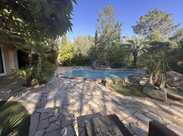 Vente / Maison et grand terrain à Porto-Vecchio (20137)