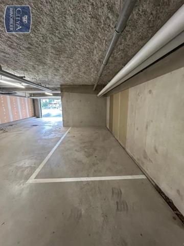 Parking à louer Bron (69500)