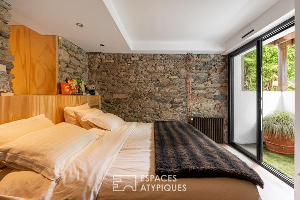 Maison d’architecte avec jardin paysager au cœur de Saint-Pasquier