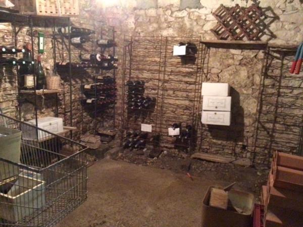 Maison en pierre, possibilité de repartir en 3 habitations.