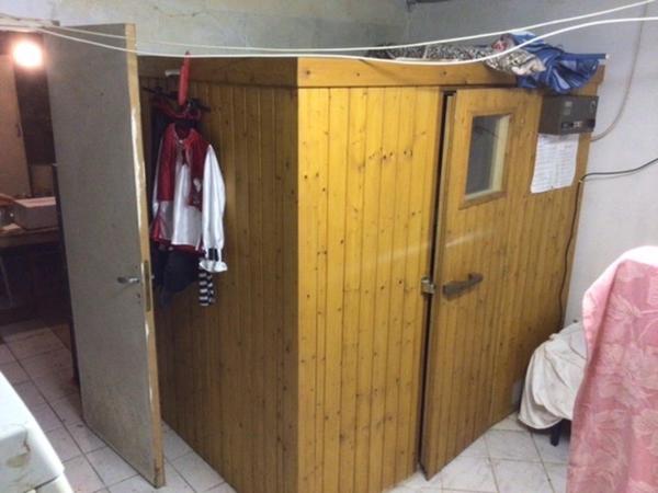 Maison en pierre, possibilité de repartir en 3 habitations.