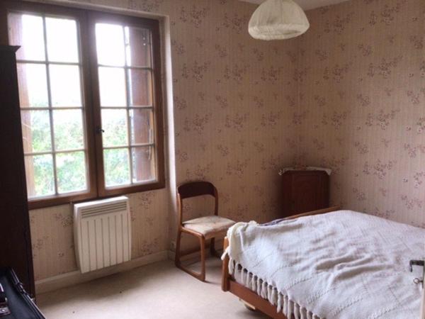 Maison en pierre, possibilité de repartir en 3 habitations.