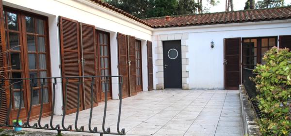 Villa familiale sur belle parcelle de 1 955 m2