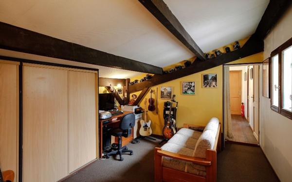 Maison à vendre    5 pièces •  Saint-Loubès