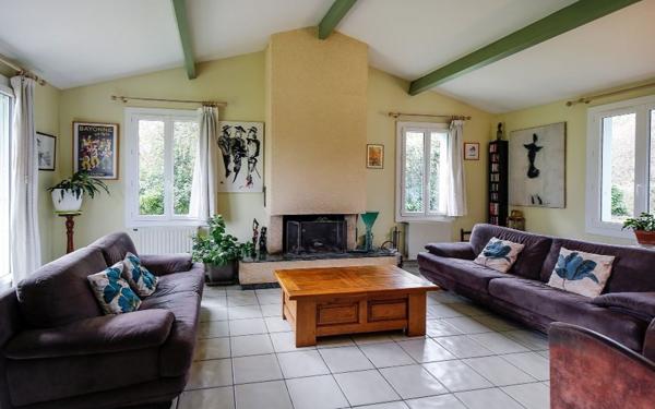 Maison à vendre    5 pièces •  Saint-Loubès