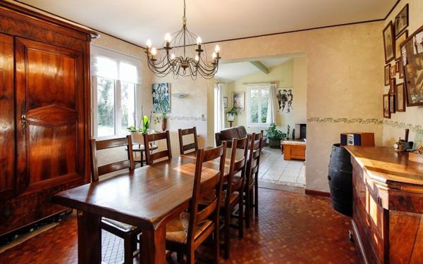 Maison à vendre    5 pièces •  Saint-Loubès