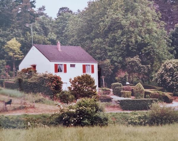Joli pavillon sur sous-sol avec grand terrain