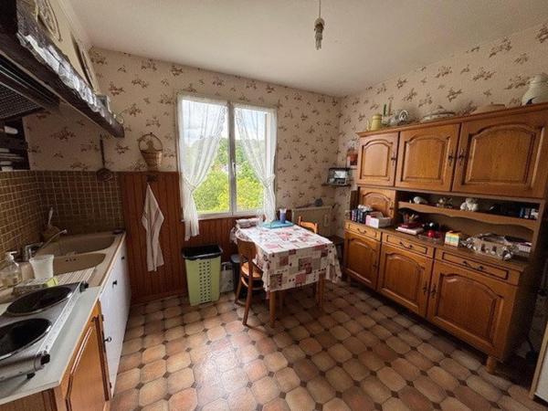 Joli pavillon sur sous-sol avec grand terrain