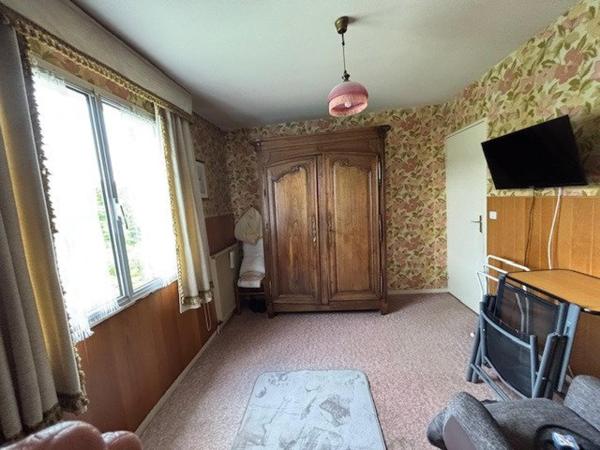 Joli pavillon sur sous-sol avec grand terrain