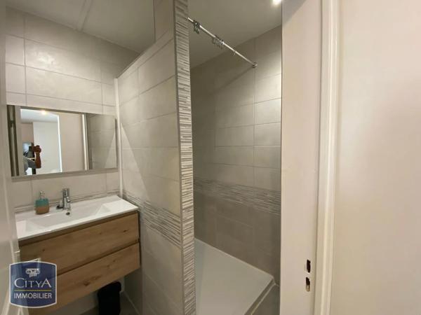 Appartement à louer 3 pièces 58.03m² Saint-Denis (97400)