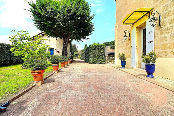Maison Léognan 5 chambres, bureau, piscine