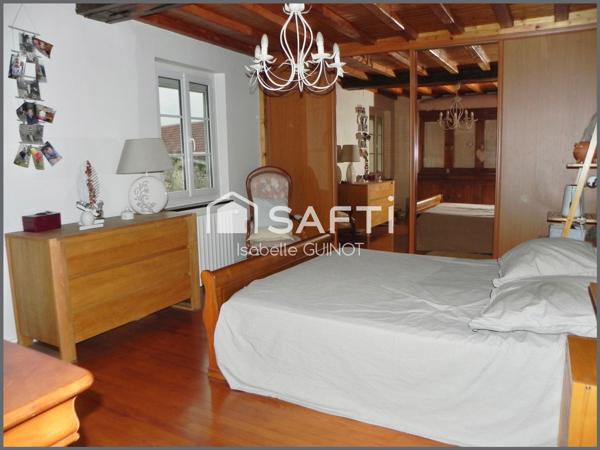 Maison de village, 3 chambres, jardinet, garage