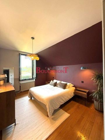Maison 7 pièce(s) 5 chambre(s) 220 m²
