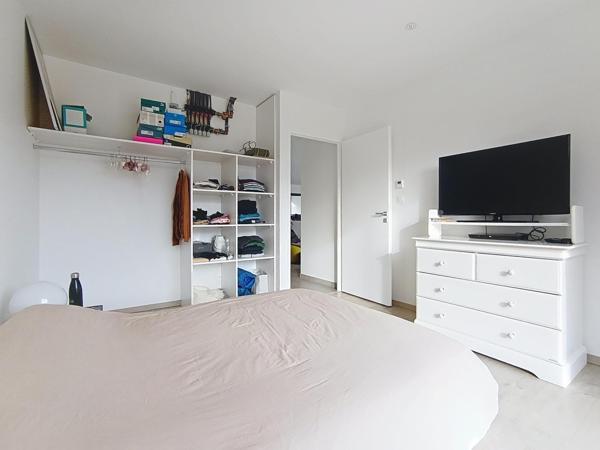 MAISON MODERNE - PISCINE - POOL HOUSE ET GARAGE