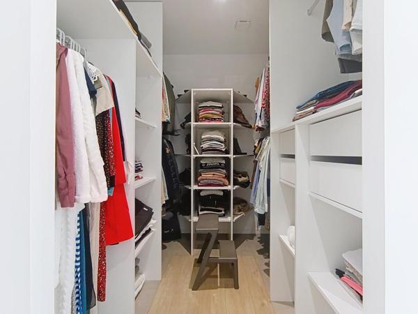 MAISON MODERNE - PISCINE - POOL HOUSE ET GARAGE