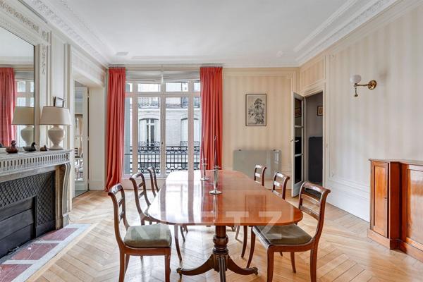 Paris XVIIème - Un appartement familial et de réception proche du Parc Monceau
