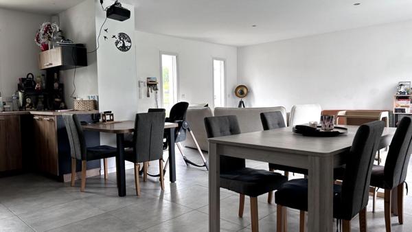 ST JULIEN L'ARS - PLAIN-PIED RÉCENT 2024 - LUMIÈRE, CONFORT & VIE TOUT SIMPLEMENT IDÉALE