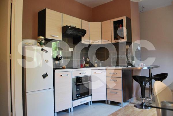 Location 1 Pieces 19 80000 Amiens 25 0872 01 0004