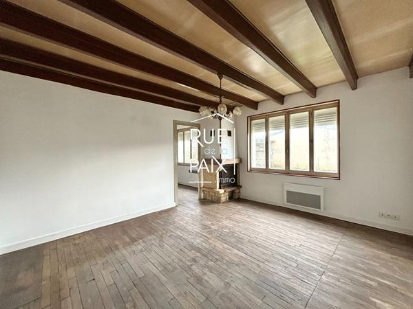 79450 SAINT AUBIN LE CLOUD Maison de bourg avec dépendance à Saint Aubin Le Cloud