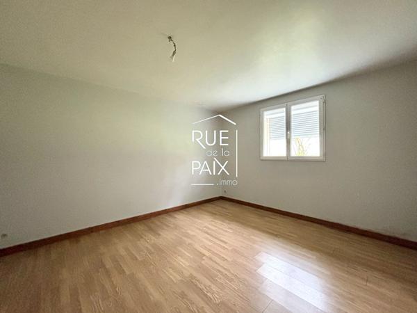 79450 SAINT AUBIN LE CLOUD Maison de bourg avec dépendance à Saint Aubin Le Cloud