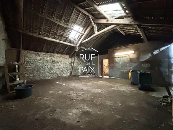 79450 SAINT AUBIN LE CLOUD Maison de bourg avec dépendance à Saint Aubin Le Cloud