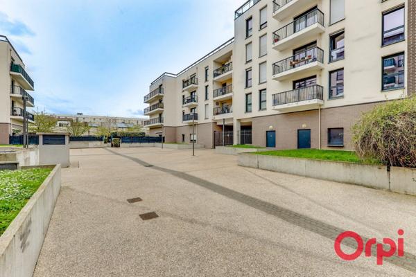 Appartement à vendre    4 pièces • 90,01 m2 Aubervilliers