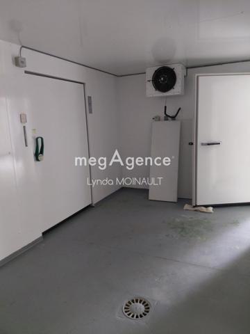 Local Commercial à PRAHECQ, 79230 - 6 pièces 147m²