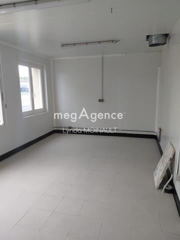 Local Commercial à PRAHECQ, 79230 - 6 pièces 147m²