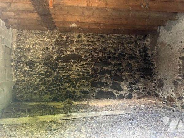 RARE A LA VENTE  - GROS POTENTIEL - LA RAVOIRE.
Ancien Corps de Ferme à rénover- Idéal investi...