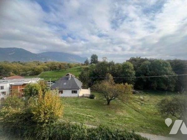 RARE A LA VENTE  - GROS POTENTIEL - LA RAVOIRE.
Ancien Corps de Ferme à rénover- Idéal investi...