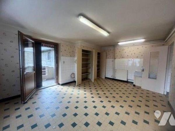 RARE A LA VENTE  - GROS POTENTIEL - LA RAVOIRE.
Ancien Corps de Ferme à rénover- Idéal investi...