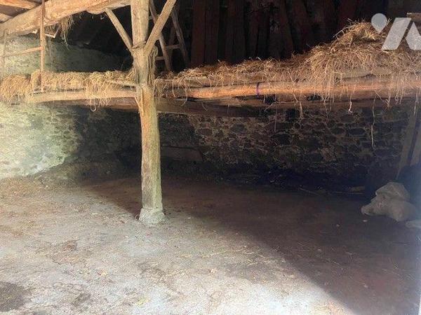 RARE A LA VENTE  - GROS POTENTIEL - LA RAVOIRE.
Ancien Corps de Ferme à rénover- Idéal investi...