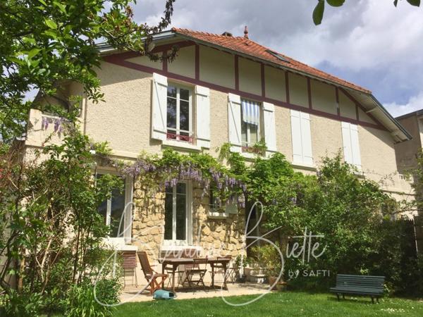 Maison ancienne à 5 mn du RER Vésinet Centre