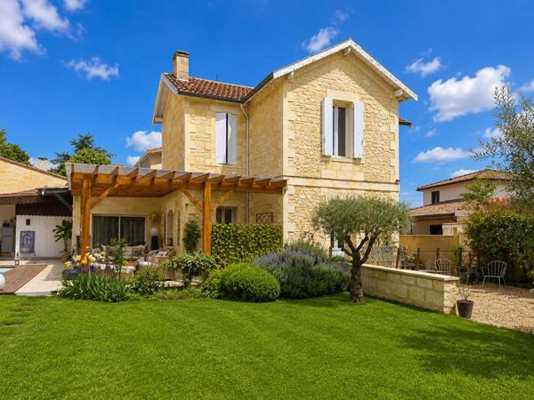 Maison en pierre rénovée avec piscine et potentiel événementiel 160 m²  Libourne