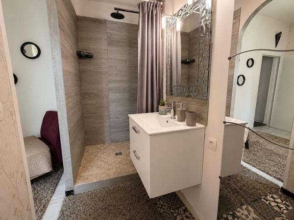 Maison en pierre rénovée avec piscine et potentiel événementiel 160 m²  Libourne