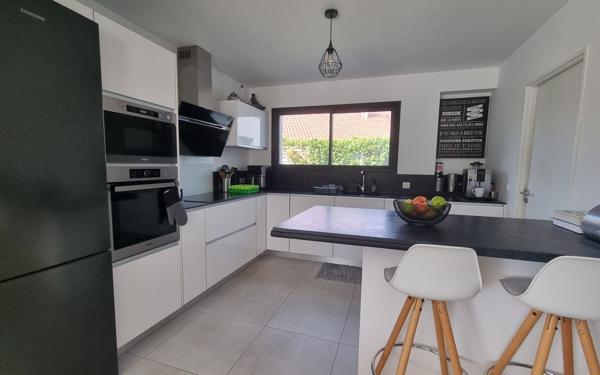 Maison à vendre    4 pièces • 102,25 m2 Morlaàs