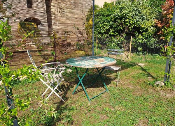 Maison T2, cave et jardin 165 000 €