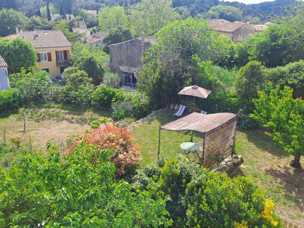 Maison T2, cave et jardin 165 000 €