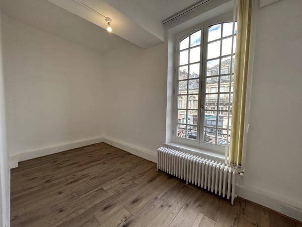 Location Appartement 4 pièces 100 m2 à Saint-Quentin