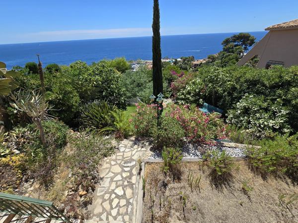 RARE ! Magnifique appartement-villa , VUE MER PANORAMIQUE THEOULE !