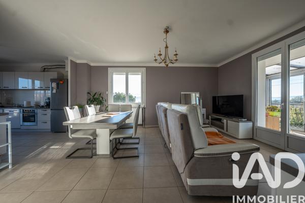 Maison à vendre 6 pièces 140 m² Saint-Étienne-de-Fontbellon