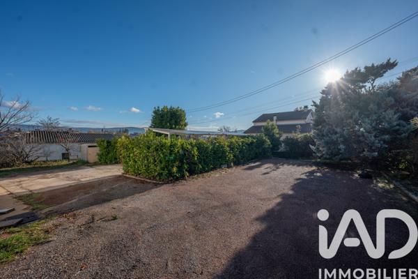 Maison à vendre 6 pièces 140 m² Saint-Étienne-de-Fontbellon