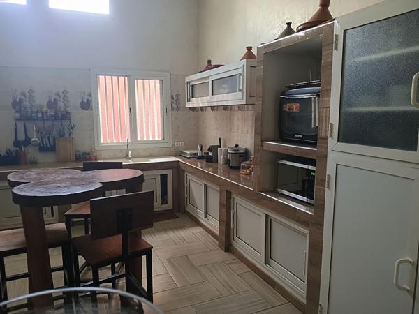 LOCATION ANNUELLE SPACIEUSE VILLA DE 4 CHAMBRES SUR UN TERRAIN DE 1000 M2 ARBORE