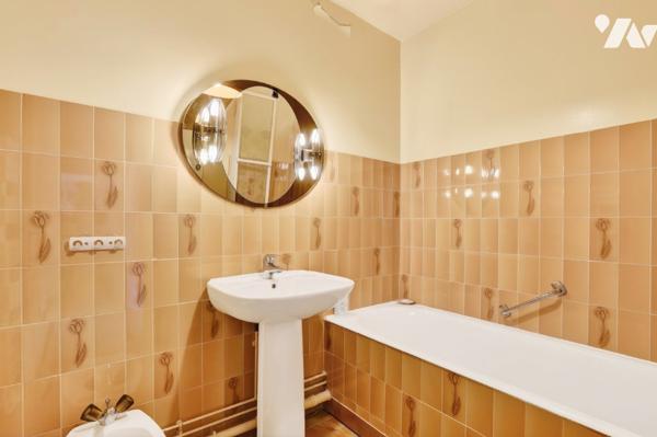 Paris 20 : appartement 3 pièces 63.42 m² + balcon
