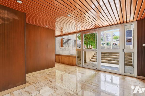Paris 20 : appartement 3 pièces 63.42 m² + balcon