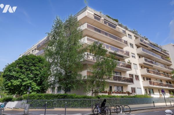 Paris 20 : appartement 3 pièces 63.42 m² + balcon