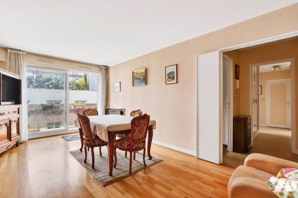 Paris 20 : appartement 3 pièces 63.42 m² + balcon